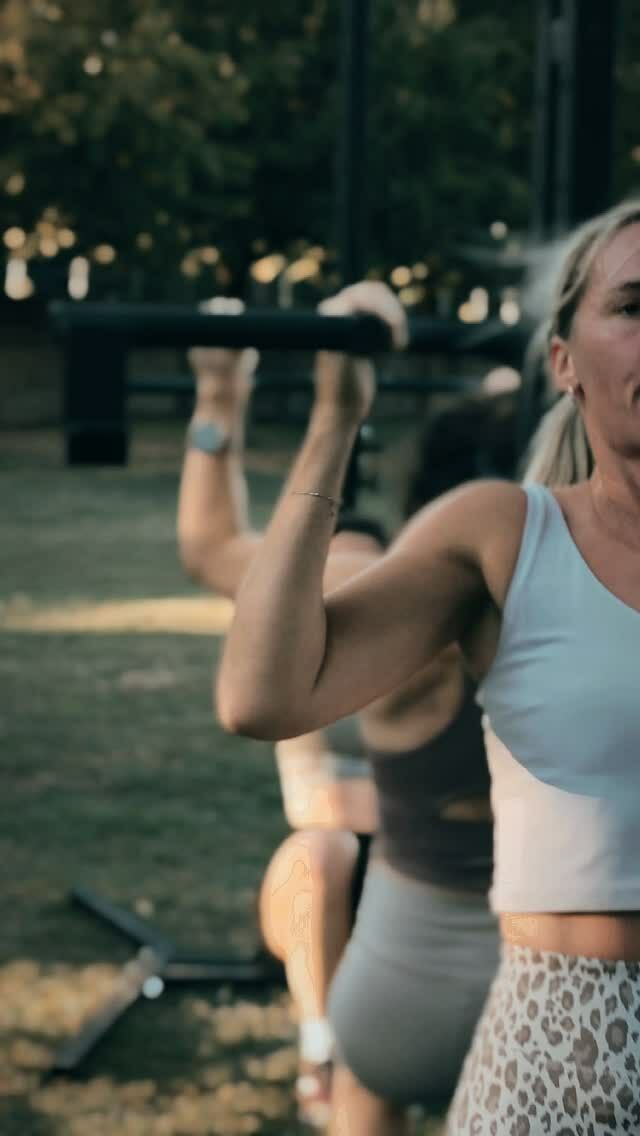 Es war hart, doch alle haben richtig durchgezogen. Nur so kommt man seinen Zielen näher.

#training #nevergiveup #outdortraining #crosstraining #zirkeltraining